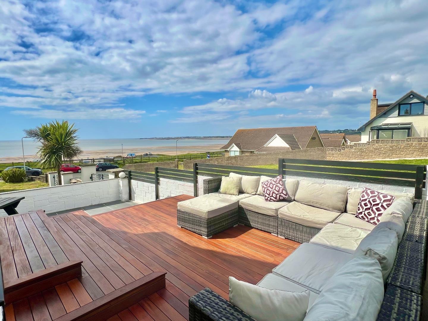 Seaview Drive, Ogmore-By-Sea, Vale of Glamorgan, CF32 0PB